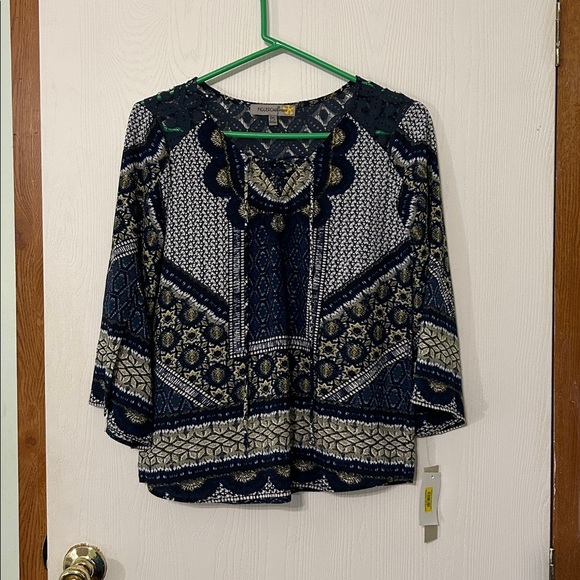 figueroa & flower Tops - Figueroa & Flower Bohemian Patterned Blouse With Lace Details On Back Size SP